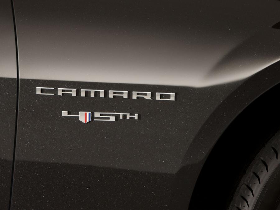  Chevrolet Camaro RS 45th Anniversary 2011 года  (фото 3 из 9)